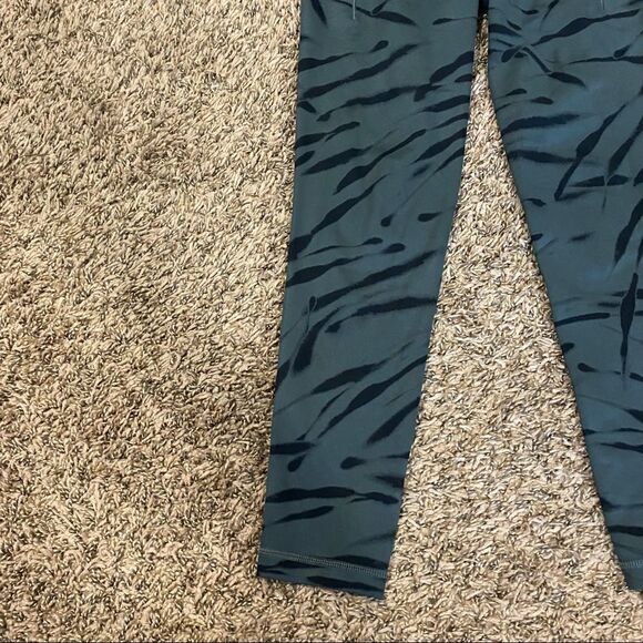 NWOT Athleta Salutation Stash Pocket II 7/8 Tight - Picture 8 of 11